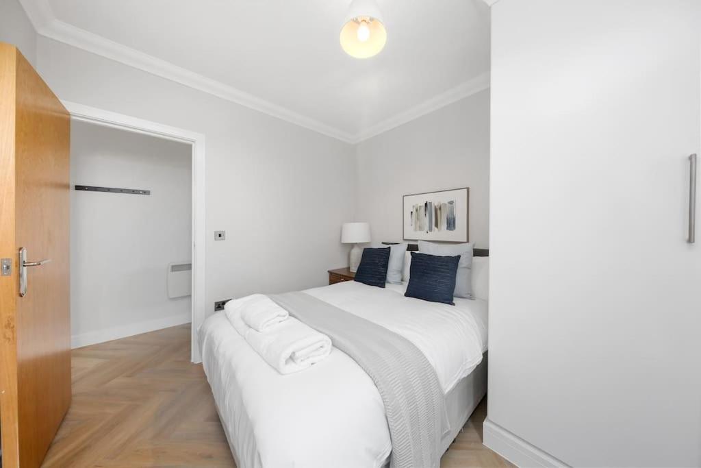 Pleasing 2Bed Flat 10Min To Wimbledon Tennis Court London Eksteriør billede