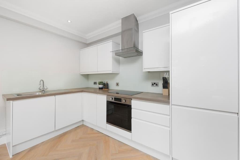 Pleasing 2Bed Flat 10Min To Wimbledon Tennis Court London Eksteriør billede
