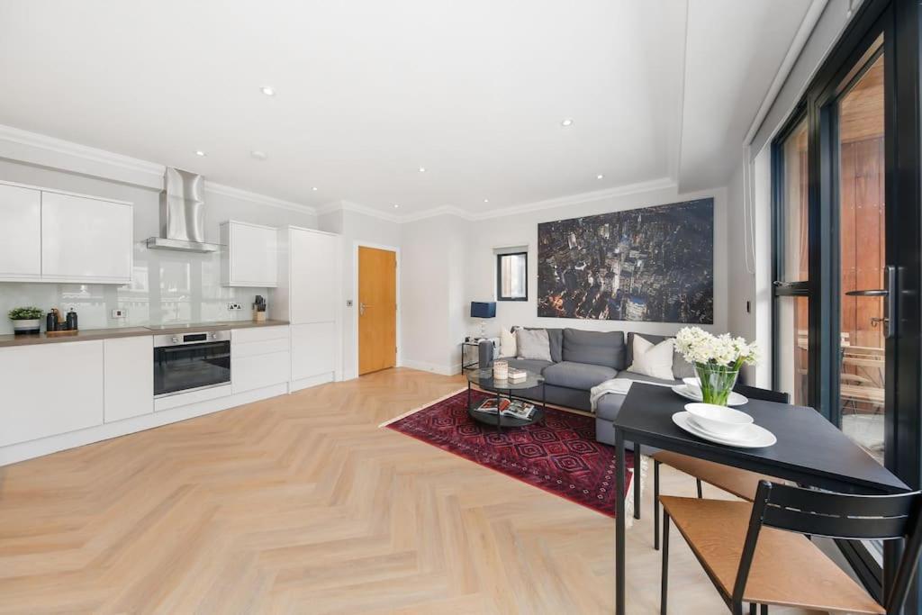 Pleasing 2Bed Flat 10Min To Wimbledon Tennis Court London Eksteriør billede