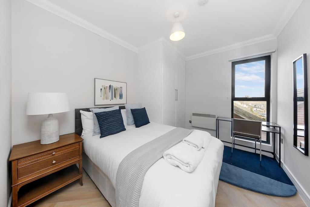 Pleasing 2Bed Flat 10Min To Wimbledon Tennis Court London Eksteriør billede